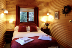 cabin-bedroom