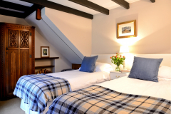 cottage-downstairs-bedroom